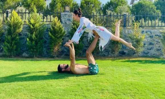 Berk Oktay, Yıldız Çağrı Atiksoy'a 6 Milyon TL'lik Hediye Aldı!