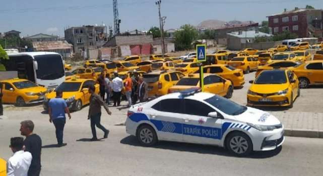 Van’da Görev Yapan Taksicilerden Kontak Kapatma Kararı
