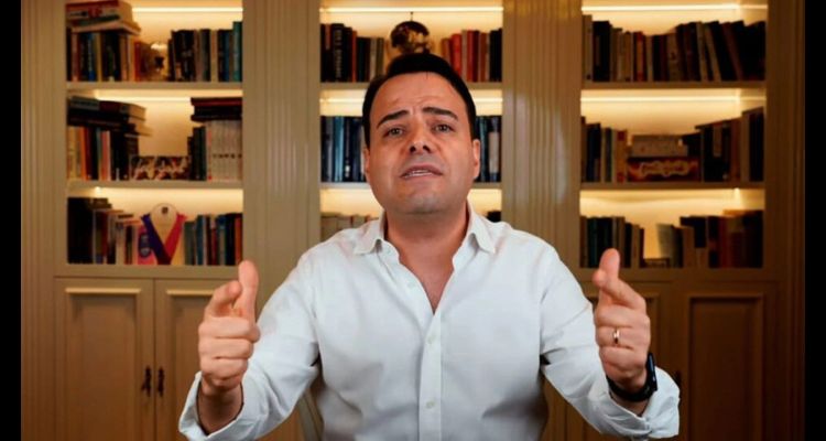 Özgür Demirtaş Aktrol Diye İtham Ettiği Kullanıcıyla Tartışma Yaşadı!