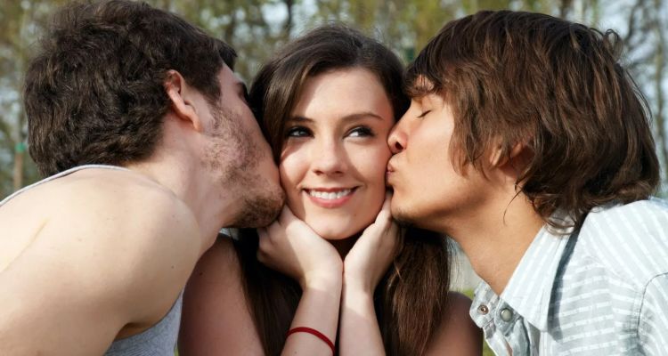 Açık İlişkiyi Seçen Çiftin Deneyimleri ve Önemli İlişki Kuralları