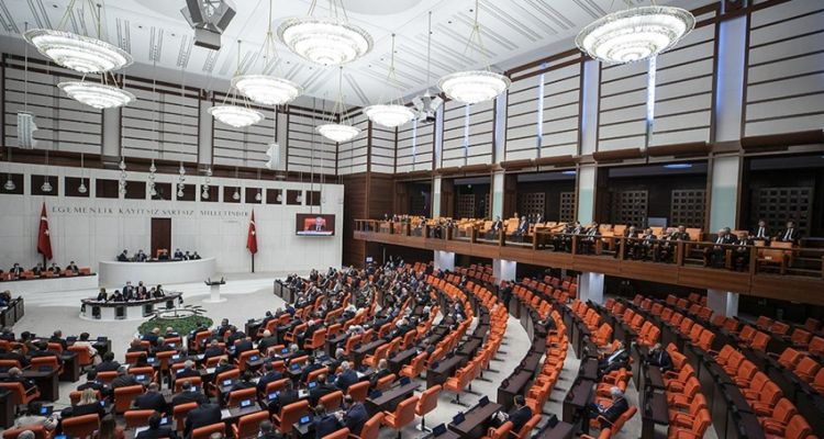 Belediye Meclis Üyesi Kaç Oyla Seçilir ve Ne Kadar Maaş Alır?