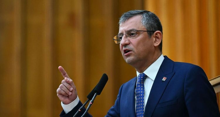 CHP Genel Başkanı Özgür Özel'den AK Parti'nin Kredi Kartı Kesintisi Teklifine Sert Tepki