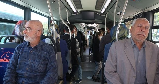 Emeklilere Kötü Haber: Ulaşım İndirimleri 2025’te Kaldırıldı!