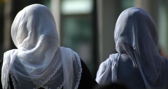 Almanya’da Başörtülü Yargıç Tartışması: Görevine Başlayamadı