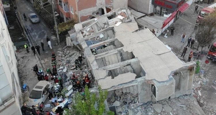 Gebze’de 7 Katlı Bina Çöktü! 5 Kişi Enkaz Altında