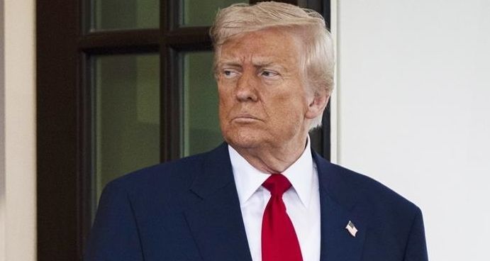 Trump’ın Uçağının İndiği Noktada “Keskin Nişancı Yuvası” Şüphesi