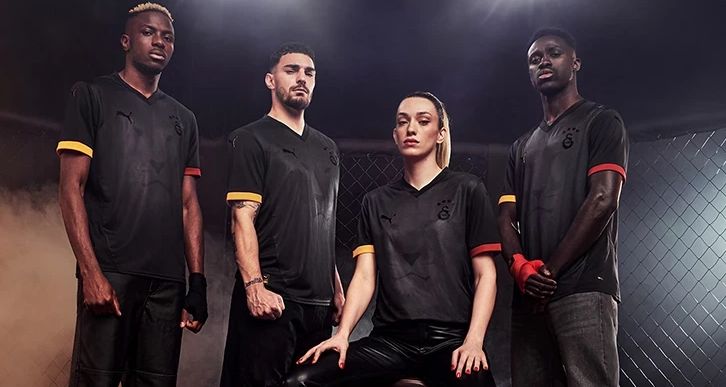 Galatasaray Retro Forma Modelleri Satışa Sunuldu