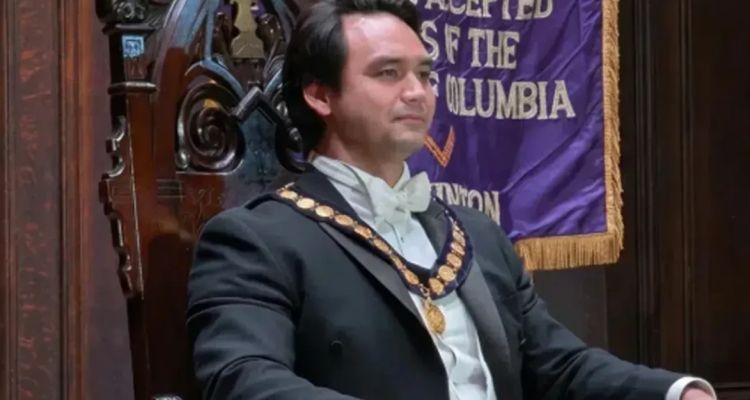 Washington D.C. Büyük Mason Locası Büyük Üstadı: Çetin Durak