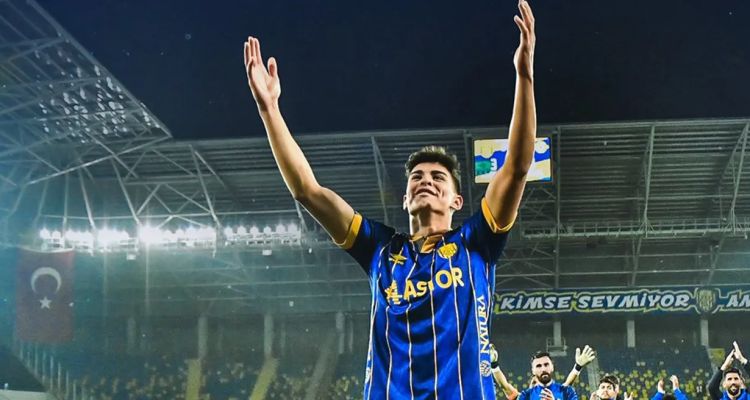 Galatasaray ve Beşiktaş Transferde Kapıştı: Arda Ünyay Hamlesi!