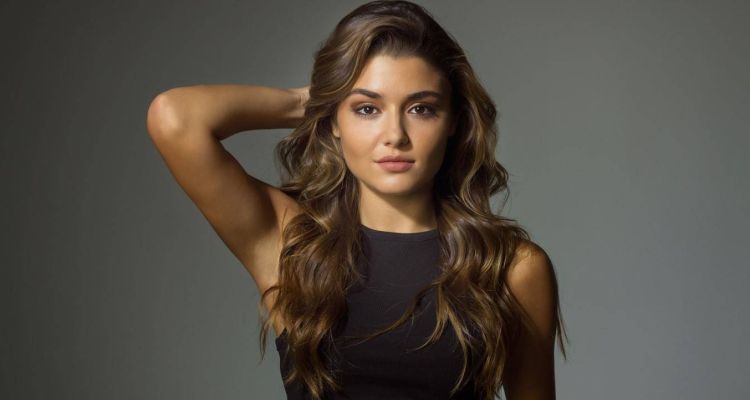 Hande Erçel Marie Claire’e Kapak Oldu! Hayranları Tanıyamadı