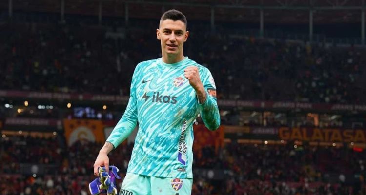 Berke Özer Galatasaray yolunda: Fenerbahçelilerden büyük tepki!