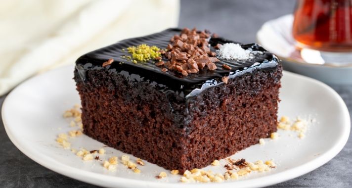 Tencerede Islak Kek Tarifi: Fırınsız Kolay Kakaolu Islak Kek