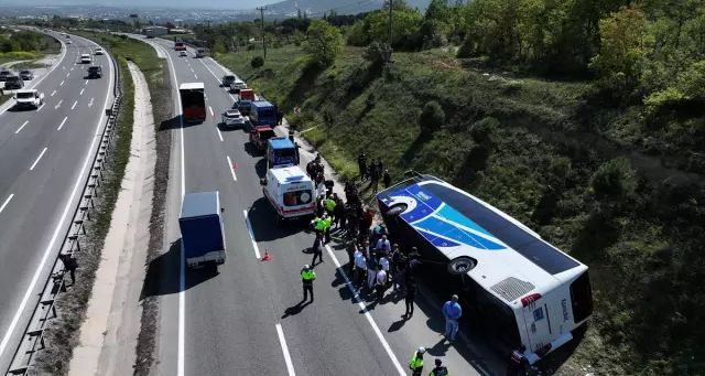 Yalova-Bursa Yolunda Kamil Koç Otobüsü Devrildi: 1 Ölü, 2 Yaralı