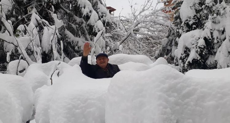 Haziranda 5 Metreyi Aşan Kar Şaşırttı: Rize’de Karla Mücadele Sürüyor