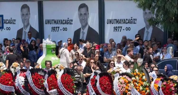 Manisa Belediye Başkanı Ferdi Zeyrek Son Yolculuğuna Uğurlandı