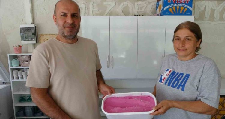Mor Reyhan Dondurması Yoğun İlgi Gördü: Doğal ve Katkısız Üretim