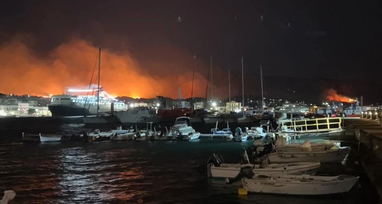 Sakız Adası’nda 4 Gündür Süren Yangın Kontrolden Çıktı