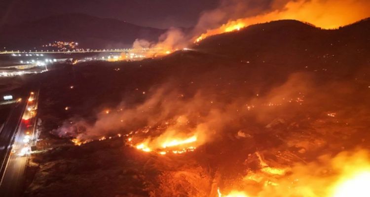 İzmir Çeşme ve Ödemiş’te Orman Yangınları Büyüyor