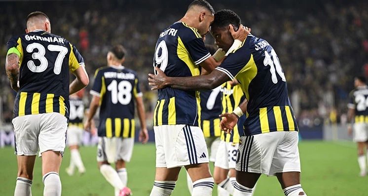 Fenerbahçe Feyenoord’u 5-2 Yendi: Şampiyonlar Ligi Play-Off’ta Rakip Benfica