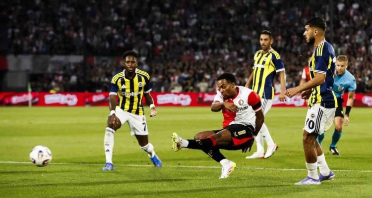 Fenerbahçe Şampiyonlar Ligi Ön Eleme Maçında Feyenoord’a 2-1 Mağlup Oldu
