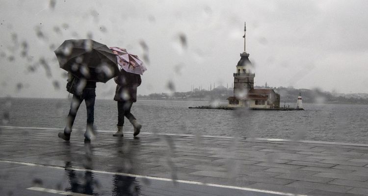İstanbul Dahil 17 İl İçin Sağanak Yağış Uyarısı! Fırtına Geliyor