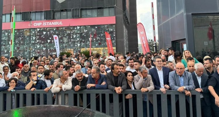 CHP İstanbul İl Başkanlığı binasını kapatma kararı aldı
