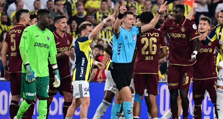 Fenerbahçe Trabzonspor Hakem Hataları İçin Çarpıcı Yorum
