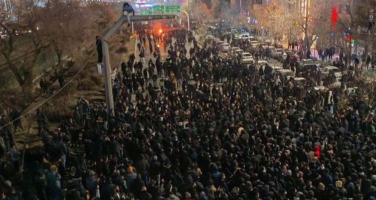 İran Protestolarında 11. Güne Girildi: 111 Kentte Çatışma