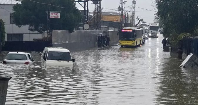 15 Ekim'de İstanbul'da Okullar Tatil mi? Valilikten Açıklama!