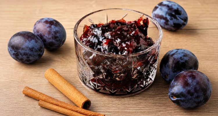 Mürdüm Eriği Reçeli Nasıl Yapılır? Malzemeler ve Kıvam Formülü
