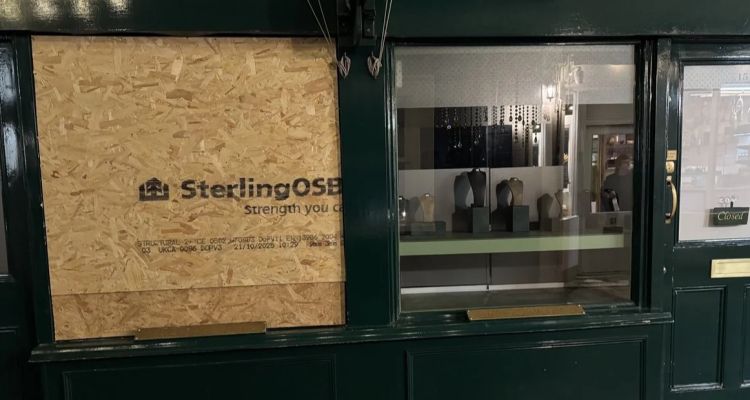 İngiltere Kuyumcu Soygunu İle Sarsıldı - Adres: Londra