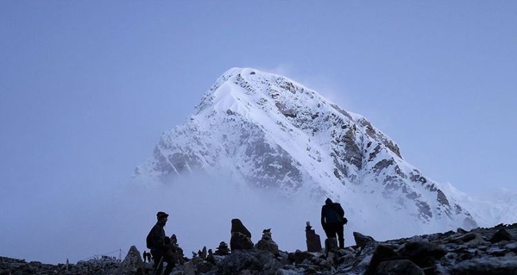 Everest Dağı'nda Rehber Dolandırıcılığı: 20 Milyon Dolarlık Operasyon!