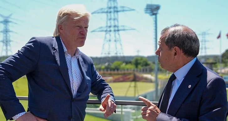Oliver Kahn'dan Galatasaray Ziyareti! Dursun Özbek Projeleri Duyurdu