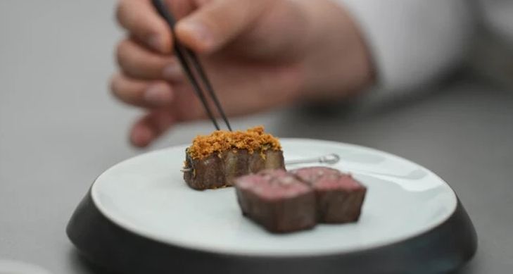 Güney Kore'de Michelin Yıldızlı Restoranlarda Karıncalı Menü!