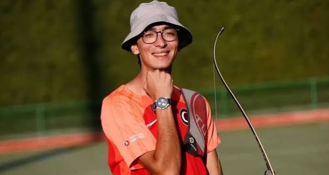 Mete Gazoz'dan Altın Madalya! Mauro Nespoli'yi Devirdi!