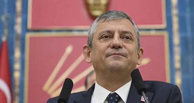 YENİ Parti'nin Kuruluş Evraklarını İmzalayan Özgür Özel CHP'den İstifa Etti