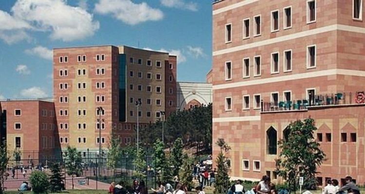 YÖK'ten Yeditepe Üniversitesi'ndeki Ayet Tartışmasına Soruşturma Kararı