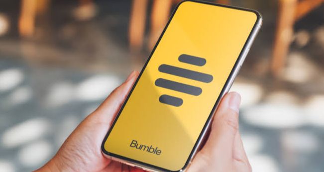 Bumble'da Yeni Dönem: İlk Mesajı Erkekler de Gönderebilecek