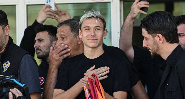 Galatasaray'ın Yeni Transferi Aleksei Batrakov İstanbul'a Geldi