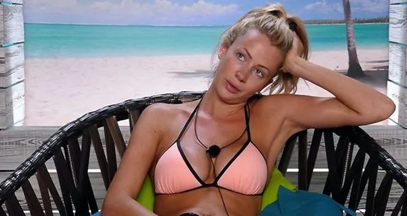 Olivia Attwood, Transparan İç Çamaşırıyla Gündeme Oturdu!